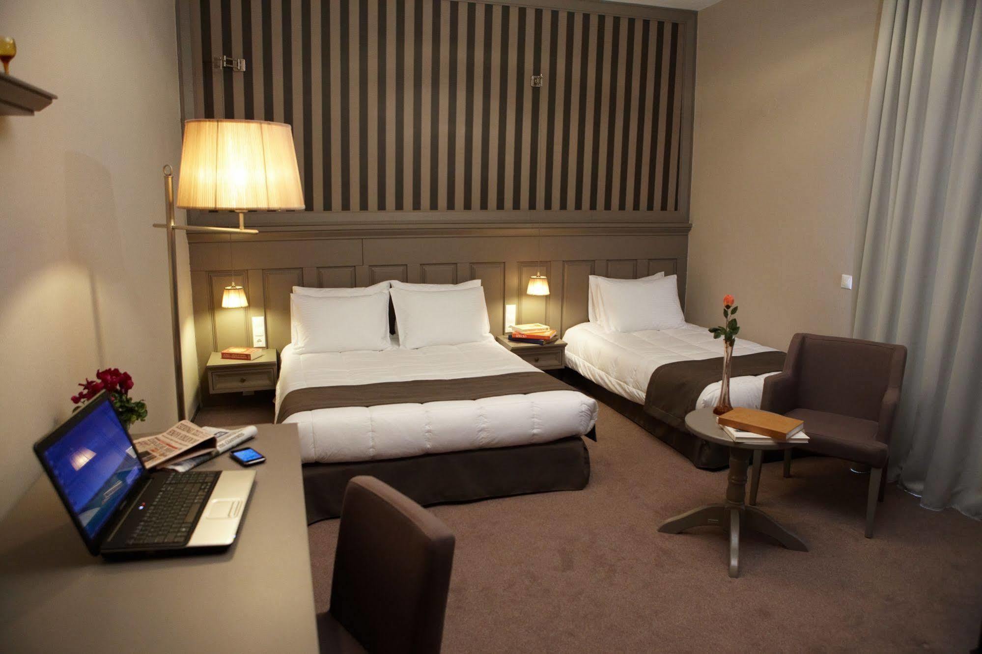 Rodopi Hotel โคโมทินี ภายนอก รูปภาพ
